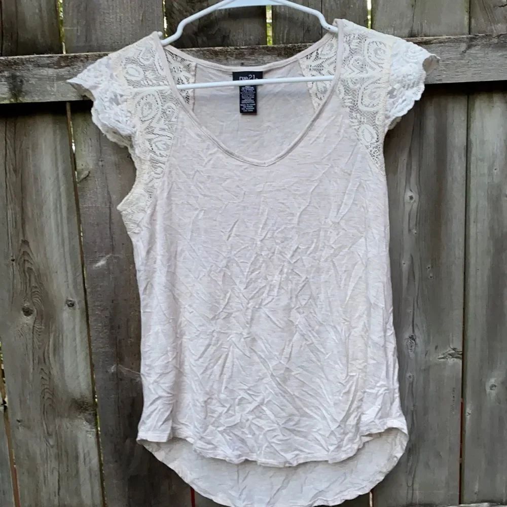 Rue 21 lace sleeve top sz. S